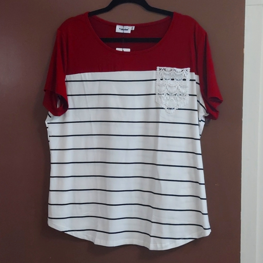 Color block shirt with lace pocket